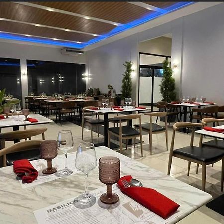 Luisita Central Park Hotel Tarlac Kültér fotó
