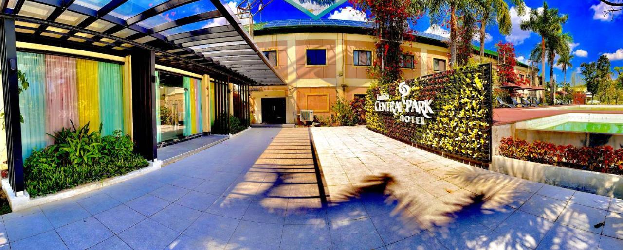 Luisita Central Park Hotel Tarlac Kültér fotó