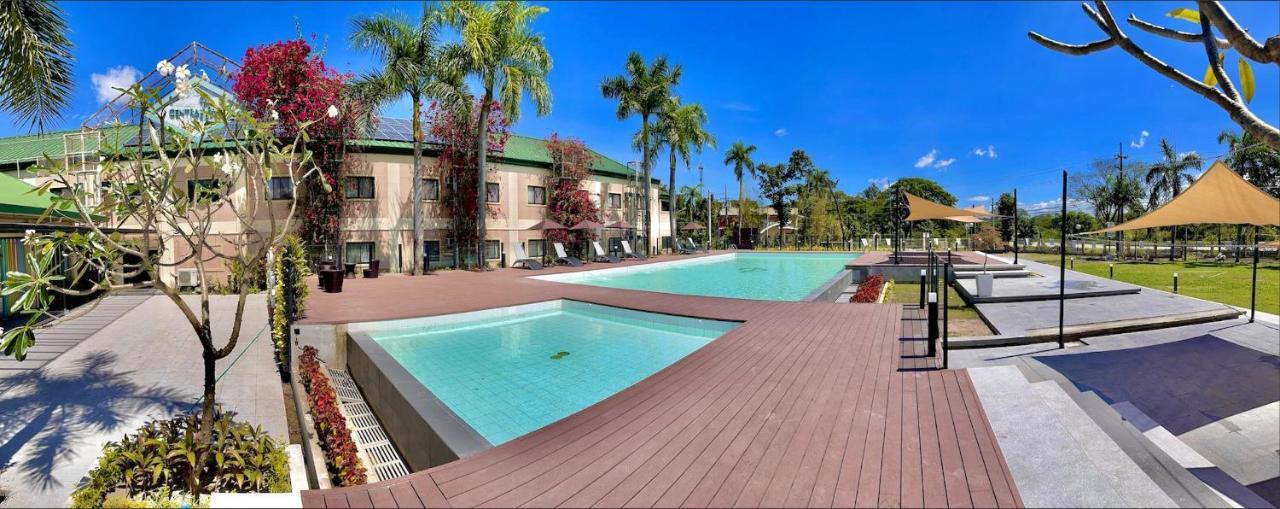 Luisita Central Park Hotel Tarlac Kültér fotó