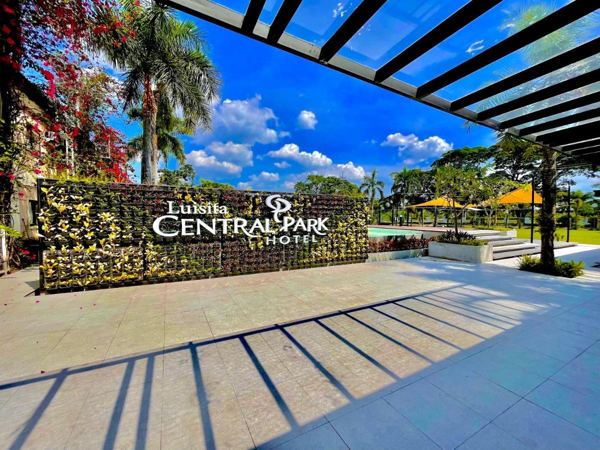 Luisita Central Park Hotel Tarlac Kültér fotó