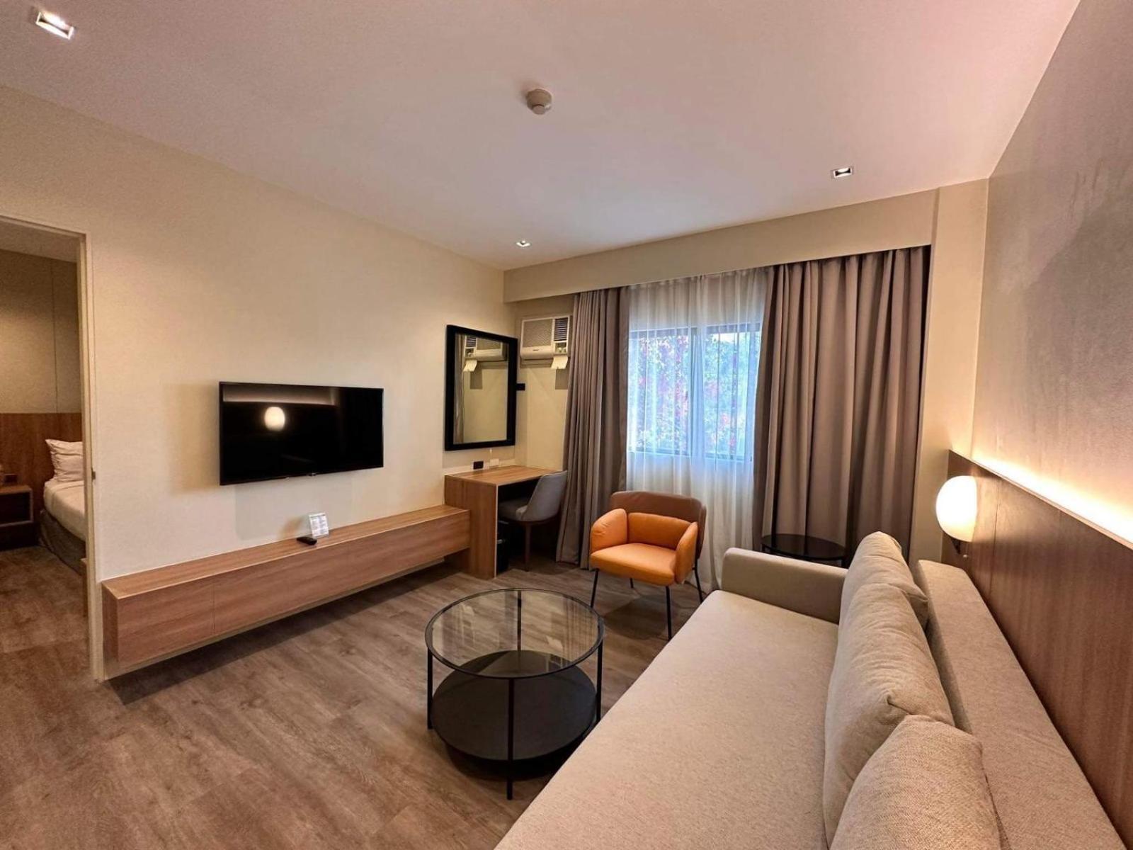 Luisita Central Park Hotel Tarlac Szoba fotó