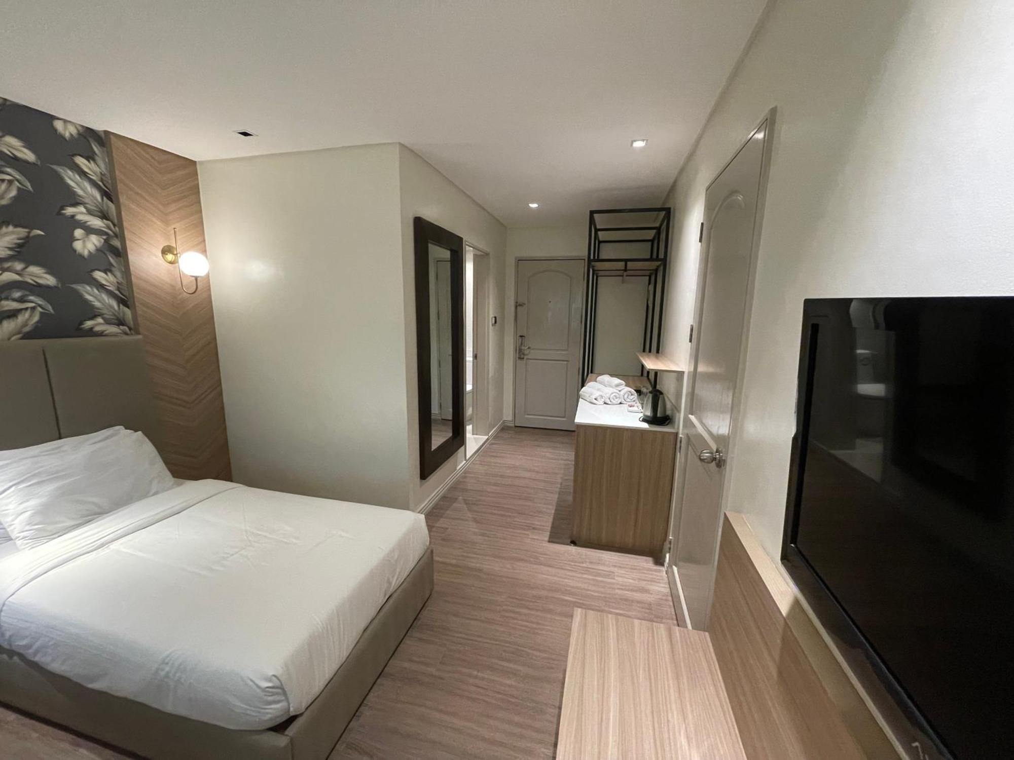 Luisita Central Park Hotel Tarlac Szoba fotó