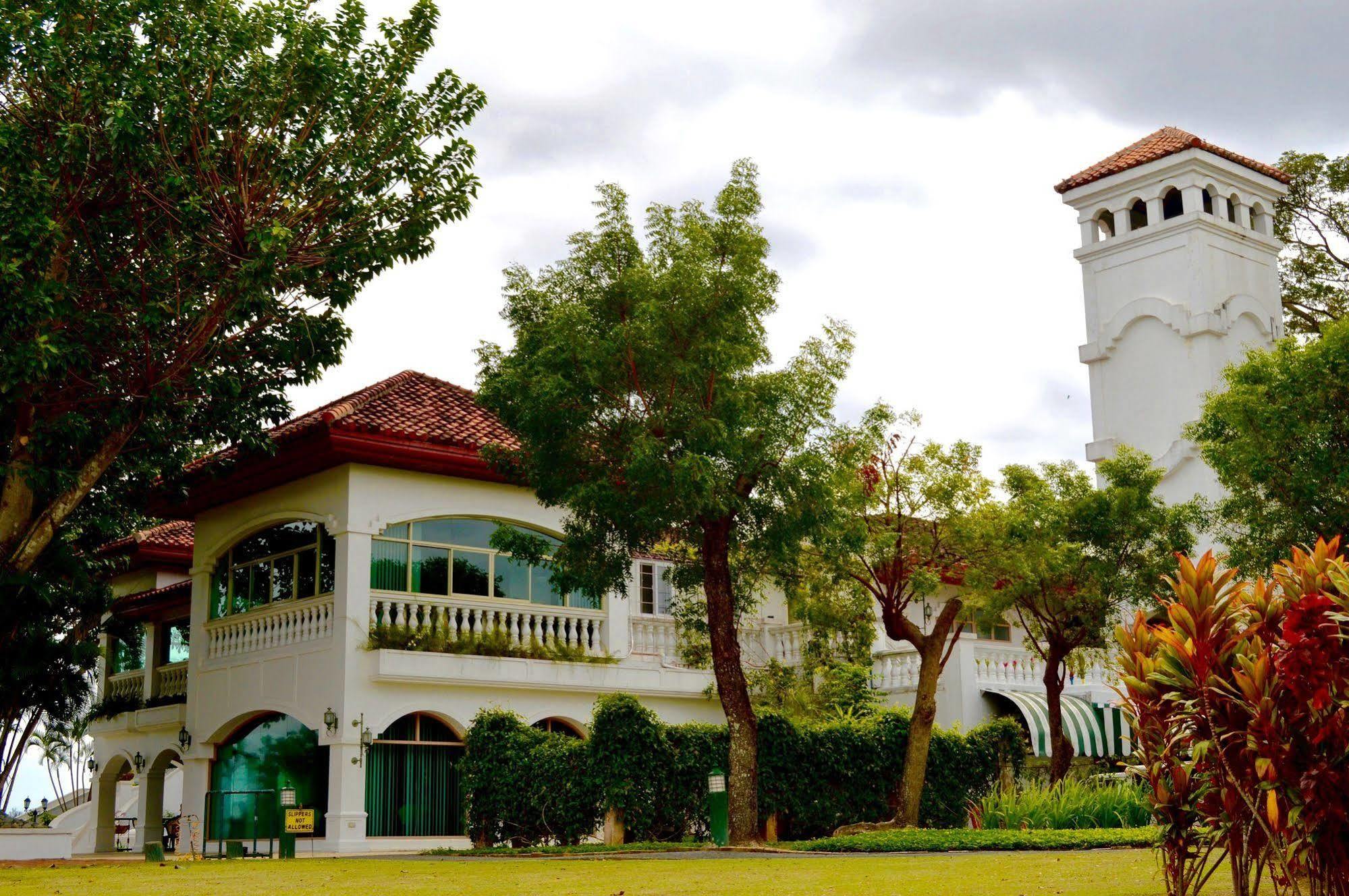 Luisita Central Park Hotel Tarlac Kültér fotó